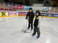 Eislaufen in der Eishalle Zell am See