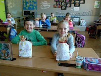 Der Nikolaus besucht die 1B