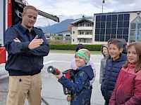 Die 4 A Klasse besucht die Feuerwehr Saalfelden