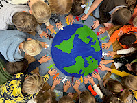 Kinder beten für Einheit und Frieden